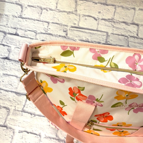 Kate Spade Cooler Tote Bag Spring Pansies Pink Pattern Zip Top 15.5 X 19.5 NWT - Picture 10 of 13